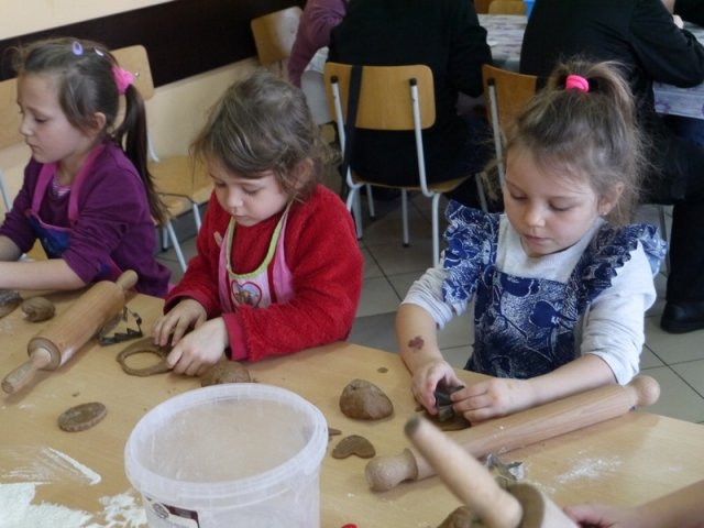 GR III Warsztaty kulinarne- wypiekanie pierników2019  
